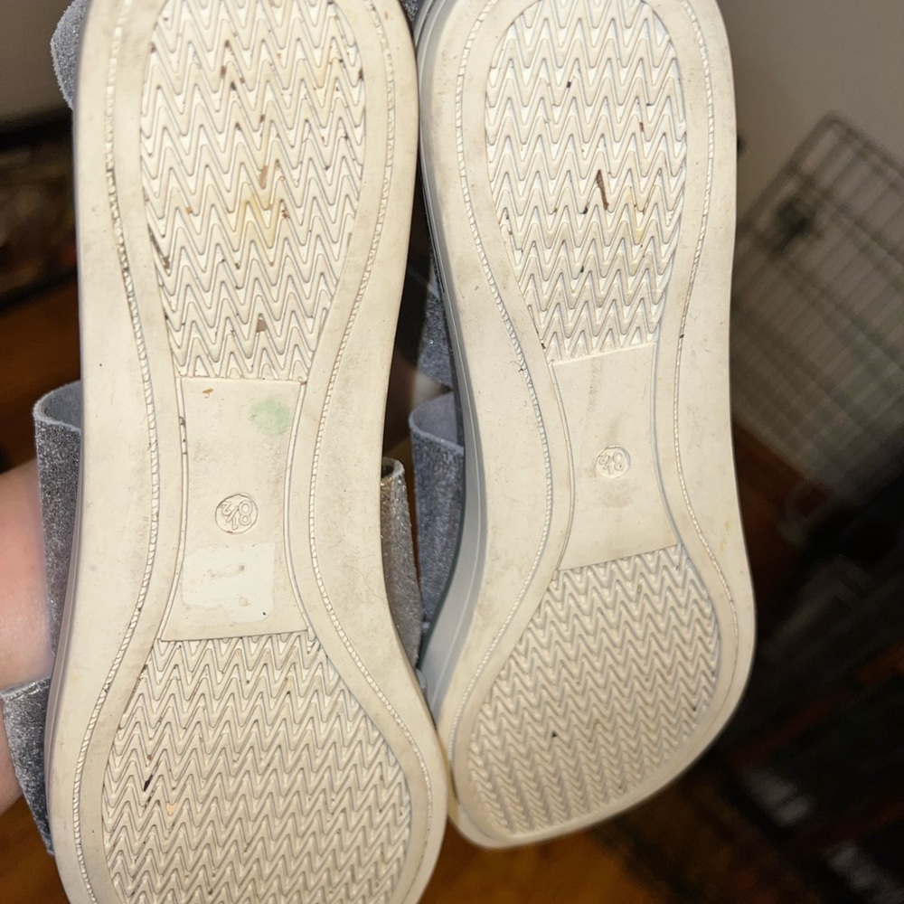 🌀Eileen Fisher silver sandals size 8 1/2 , zipper closure, worn once - Picture 7 of 8